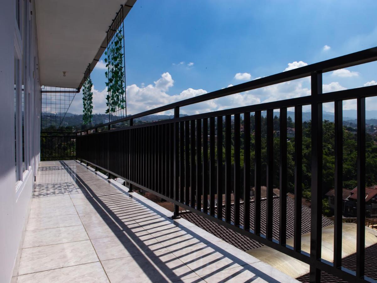 Oyo 569 Cigadung Guest House Syariah Bandung Exterior photo