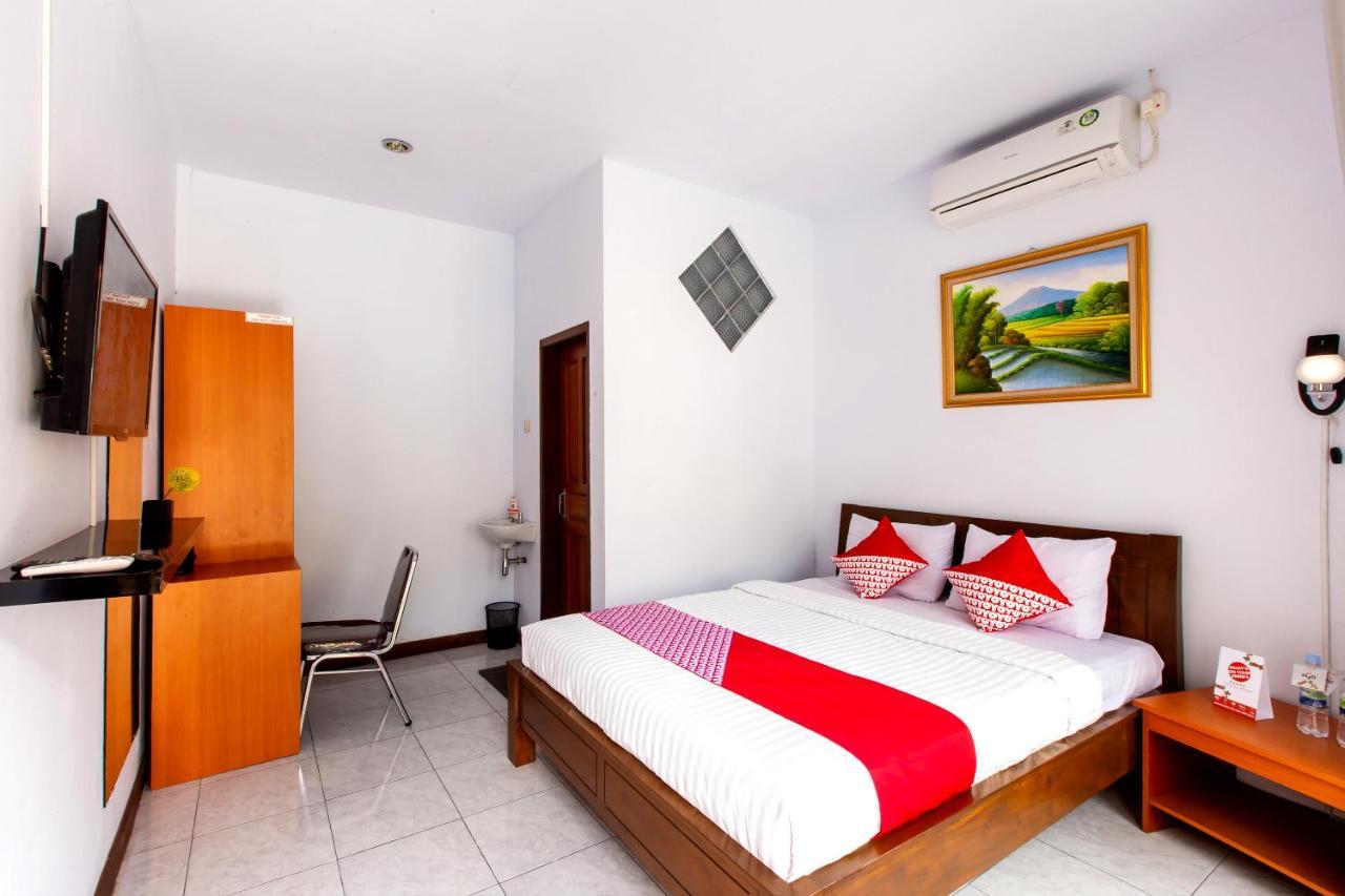 Oyo 569 Cigadung Guest House Syariah Bandung Exterior photo