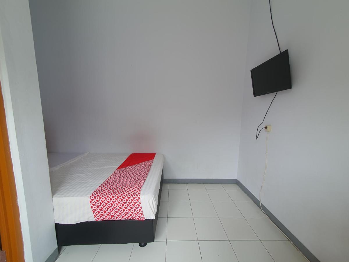 Oyo 569 Cigadung Guest House Syariah Bandung Exterior photo
