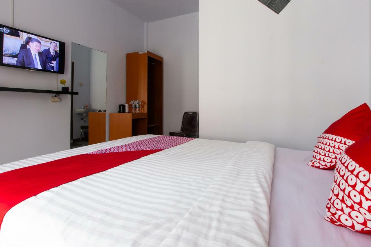 Oyo 569 Cigadung Guest House Syariah Bandung Exterior photo